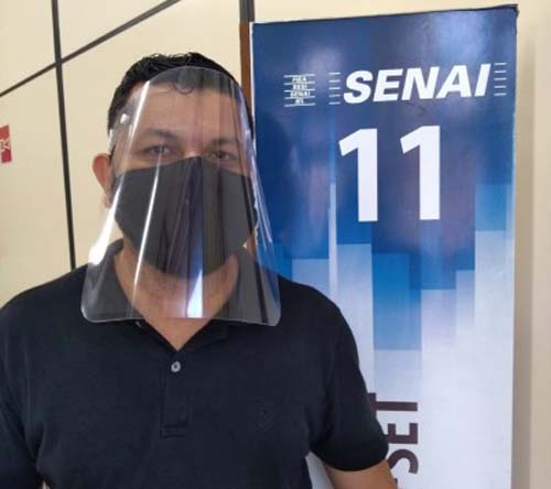 Industria alagoana doa 2.200 protetores faciais ao governo do estado e HU