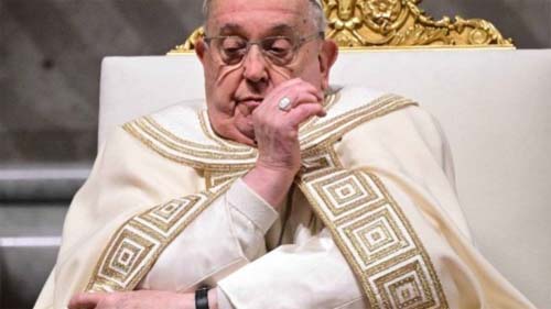 Papa Francisco deixa de usar ventilação mecânica e apresenta sinais de recuperação após crise respiratória