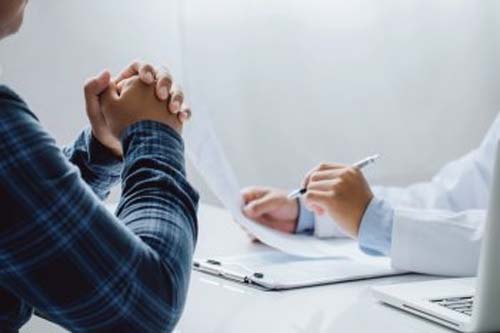 Falta de psiquiatras agrava crise de saúde mental no Brasil