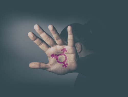 Quadrilha forçava mulheres trans a se prostituir em troca da cirurgia de mudança de sexo