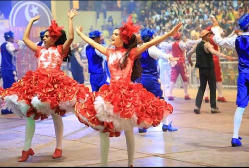 Quadrilhas estilizadas se preparam para as apresentações