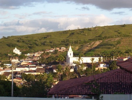 Comerciante ateia fogo no próprio corpo