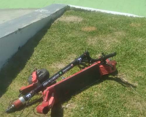 Turista argentina fica ferida ao cair de patinete no Marco dos Corais, em Ponta Verde