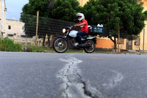 Rachaduras nos imóveis do bairro do Pinheiro continuam aumentando