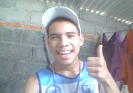 Rapaz desaparece e familia faz apelo por noticias