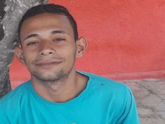 Família alega que jovem de Olho d´Água das Flores desapareceu após abordagem policial