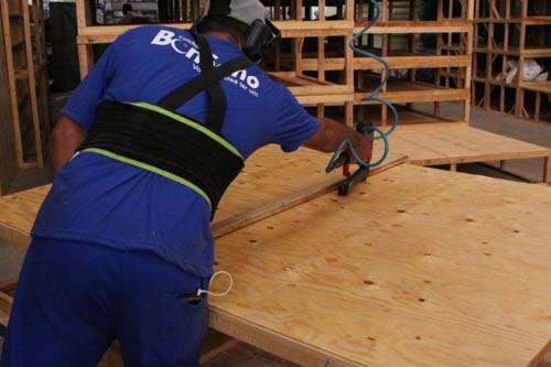 Custodiados do Núcleo Ressocializador iniciam trabalho em Núcleo Industrial