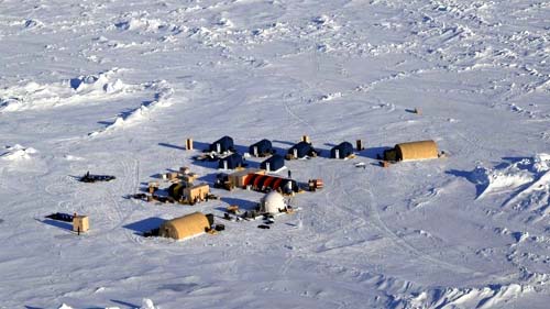 Russia denuncia a presença da OTAN no Artico e diz esta\r pronta parta se defender