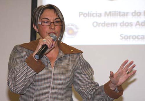 Estado divulga nota oficial para defender secretária e ataca Jornal