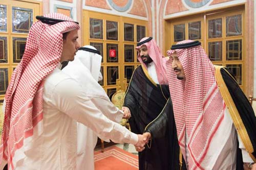 Rei e príncipe da Arábia Saudita recebem familiares de Khashoggi