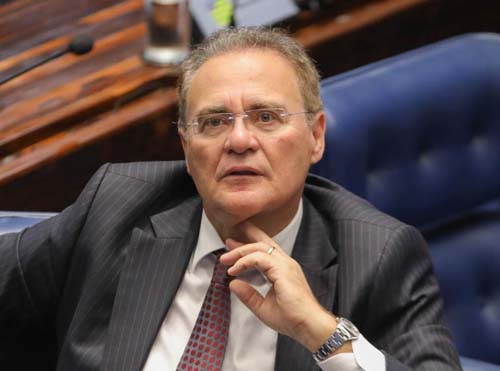 Renan Calheiros defende o governo de Bolsonaro