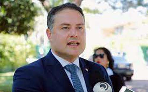 Governador anuncia revisão salarial para 26 categorias de servidores de AL