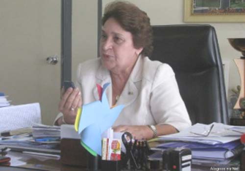 Sem mandato, processo contra Renilde Bulhões volta à Comarca de Santana do Ipanema