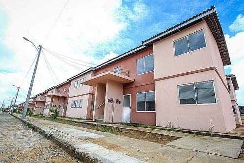 Moradores são assassinados a tiros após tiroteio em residencial de Maceió