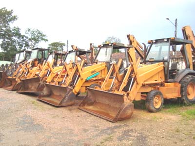 Municípios de até 50 mil habitantes podem se cadastrar para receber retroescavadeiras