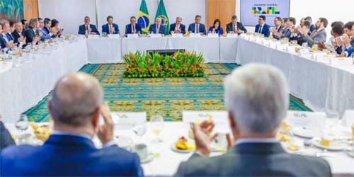Planalto destina R$ 36 mil para compra de toalhas de mesa em eventos oficiais