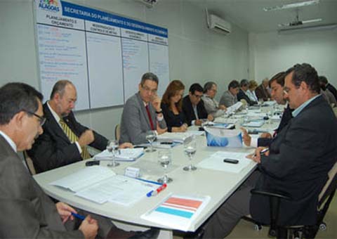 Governo concede incentivo para mais 4 empresas em Alagoas: União ficou de fora