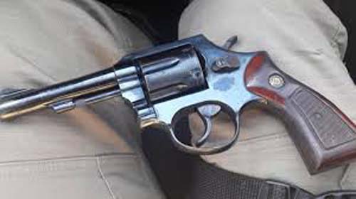 Polícia prende homem com arma de fogo em Colônia Leopoldina