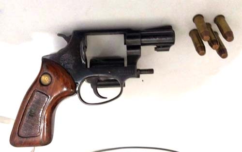 Após denúncia anônima, homem é preso com arma de fogo em Feira Grande