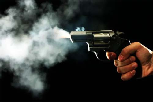 Homem é assassinado a tiros diante da esposa após ter casa invadida na Barra de Santo Antônio