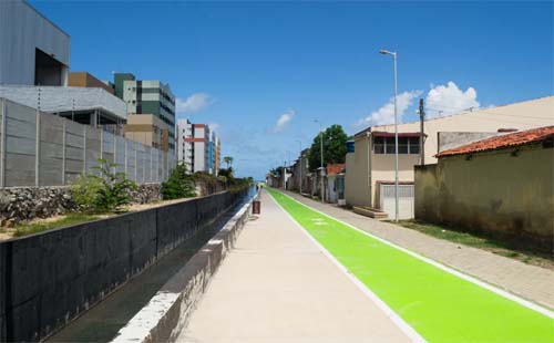 Obras de urbanização do Renasce Salgadinho transformam entorno do riacho Águas Férreas