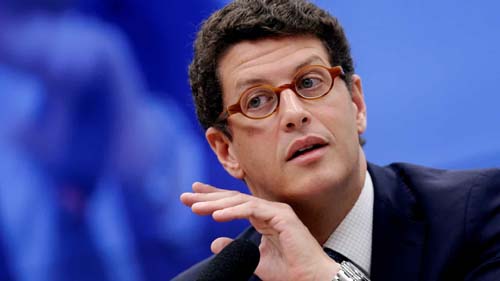 Após Salles anunciar paralisação de ações, governo recua de bloqueio