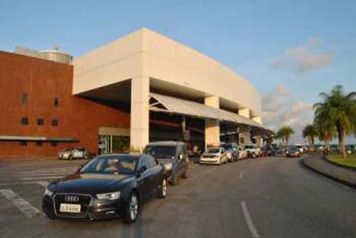 Mulheres furtam bolsa no aeroporto do Rio de Janeiro e são presas em Alagoas