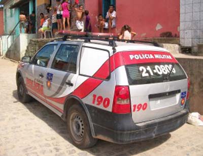 Usuário de drogas mata desafeto, rouba dinheiro e fica escondido próximo do crime 