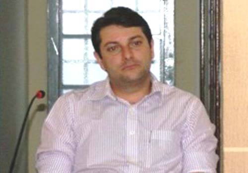 TJ 'devolve' cargo a Toninho Lins; Ações na justiça impedem posse