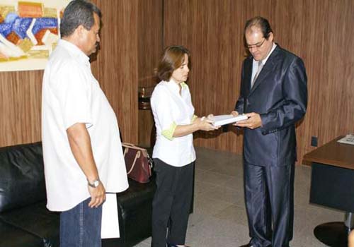 Ex-prefeita de Chã Preta contesta decreto de emergência de gestor