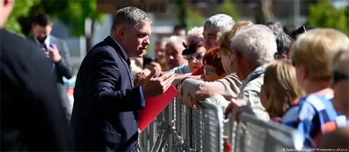 Premiê da Eslováquia deve sobreviver, diz ministro