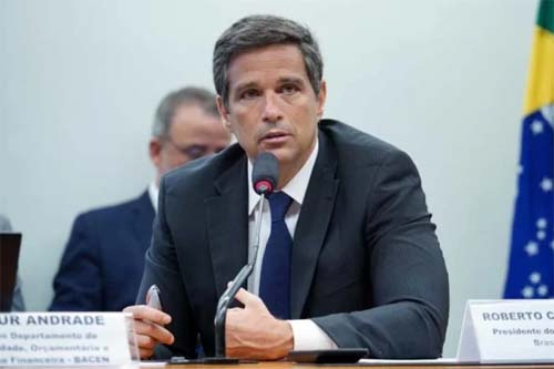 Presidente do Banco Central evita comemorar deflação