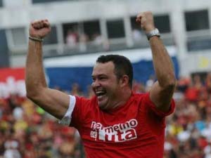 Após voltar para o Z4, CRB confirma saída de Doriva e anuncia Roberto Fernandes