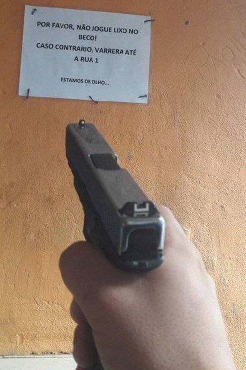 Na Rocinha, traficantes ameaçam quem jogar lixo nas ruas