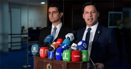 Cunha diz a senadores que será vice de JHC, aponta Veja