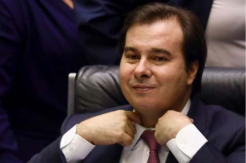 Situação de Maia no DEM fica insustentável após eleição na Câmara