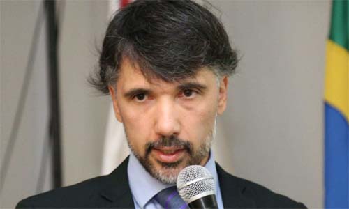 Quem é o delegado mineiro por trás das investigações que miram Bolsonaro