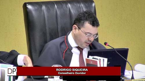 Satuba ultrapassa gastos com pessoal e TCE-AL manda reduzir despesas