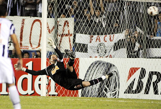 Flamengo completa vexame e perde mais uma; São Paulo também decepciona