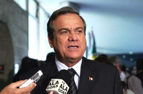 Ronaldo Lessa deixa secretaria e abre crise no governo Renan Filho