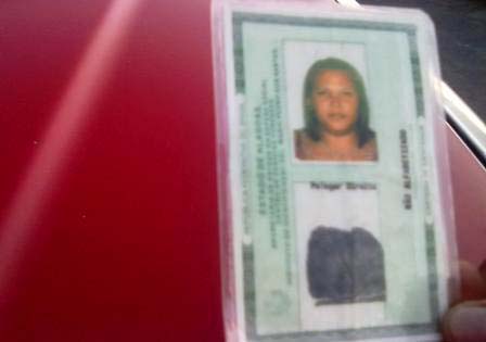 RP prende mulher com 16 pedras grandes de crack no Jacintinho