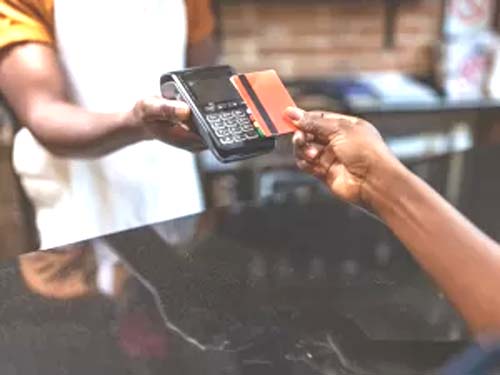 Um ano depois, lei do juro no rotativo do cartão encerrou 'bola de neve'