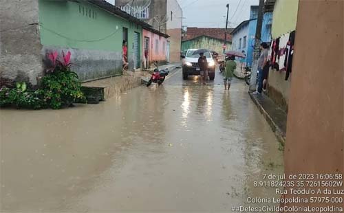 Rio jacuípe transborda e deixa ruas de Jacuípe, Colônia de Leopoldina e Ibateguara alagadas