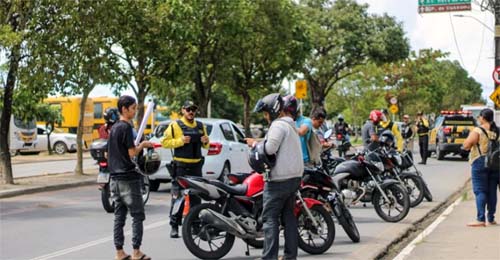 Ação mira motocicletas barulhentas em controle de ruído excessivo.