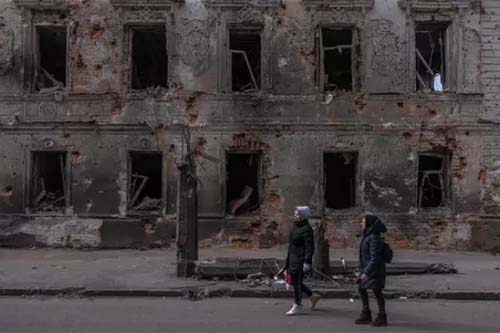 Ataque russo destrói 2ª universidade mais antiga da Ucrânia