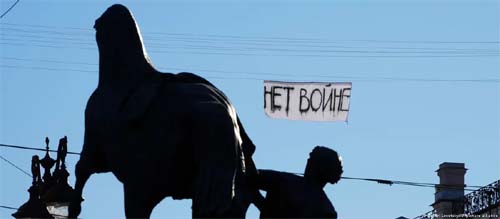 Por que a oposição à guerra na Ucrânia não cresce na Rússia
