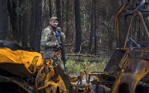 Russos em fuga deixam corpos de soldados para trásv