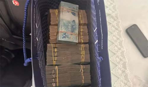 Vereador joga dinheiro pela janela antes de ser preso