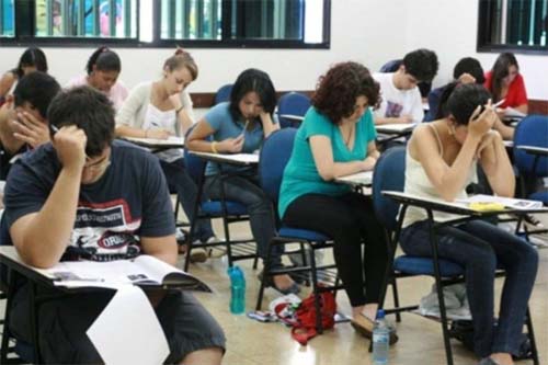 Ensino superior no Brasil: crescimento do EaD e crise no financiamento estudantil