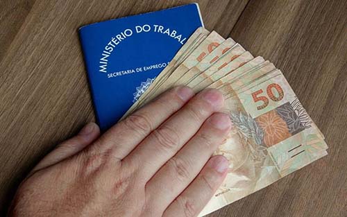 “Um milhão de alagoanos terão suas rendas mensais reajustadas”, afirma economista sobre reajuste no salário mínimo